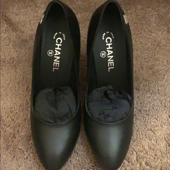 Chanel shoes size 40 - Picture 2 of 8
